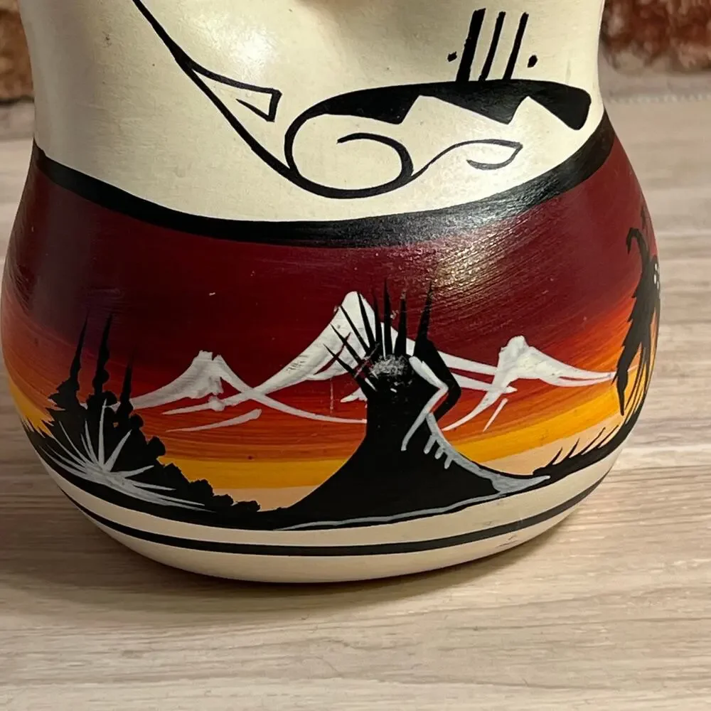 Gorgeous Vintage Hand Painted Navajo Native American Wedding Vase Artist Signed